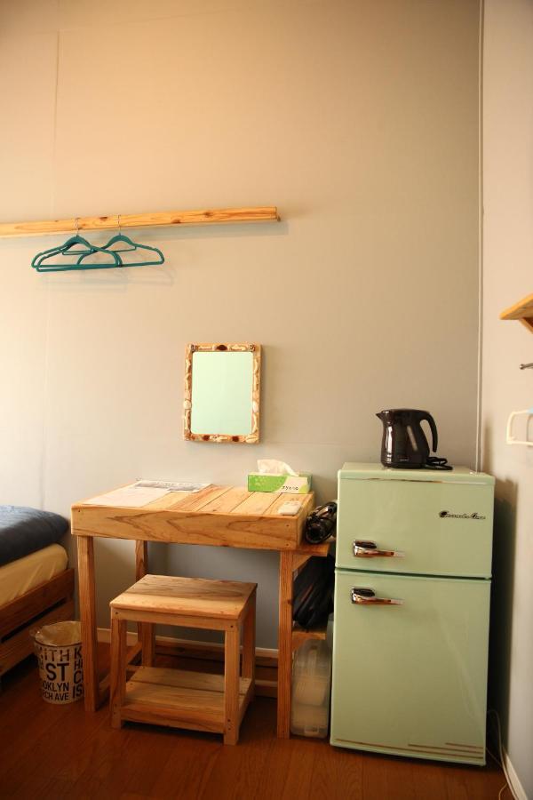みーまん奄美 Hostel Amami Bagian luar foto