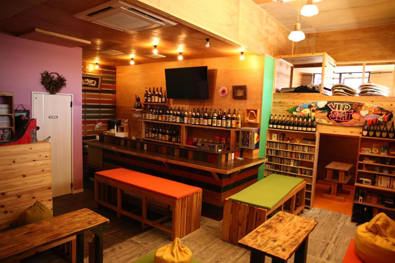 みーまん奄美 Hostel Amami Bagian luar foto