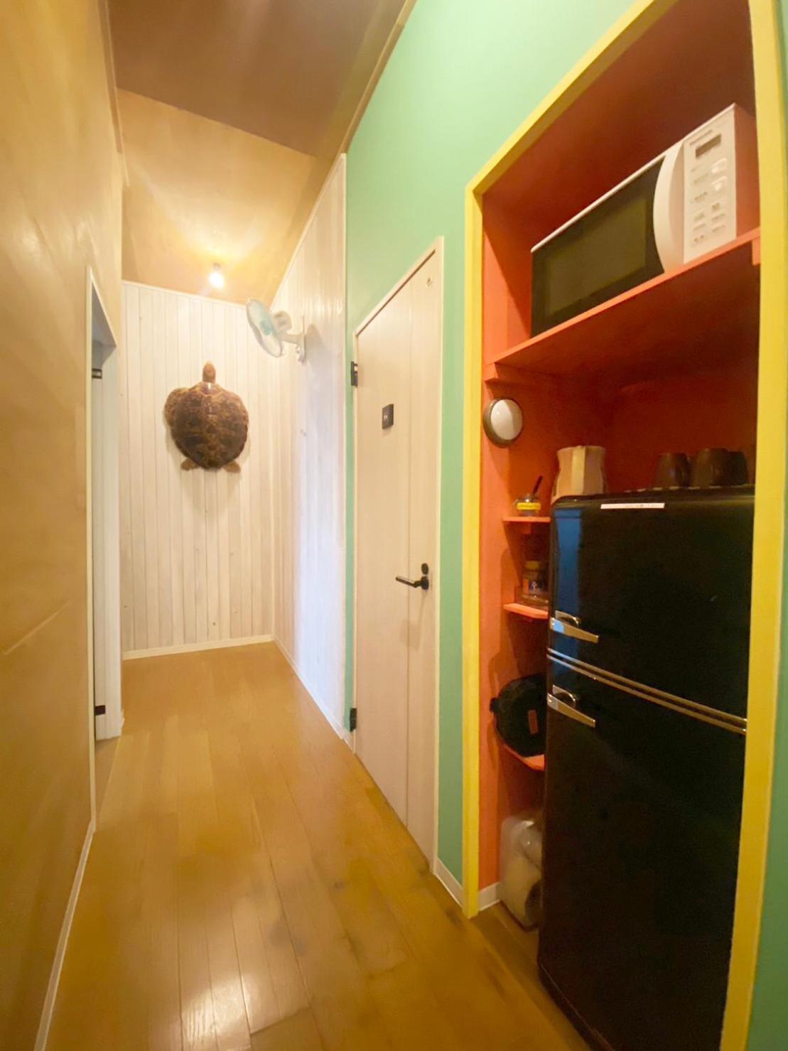 みーまん奄美 Hostel Amami Bagian luar foto