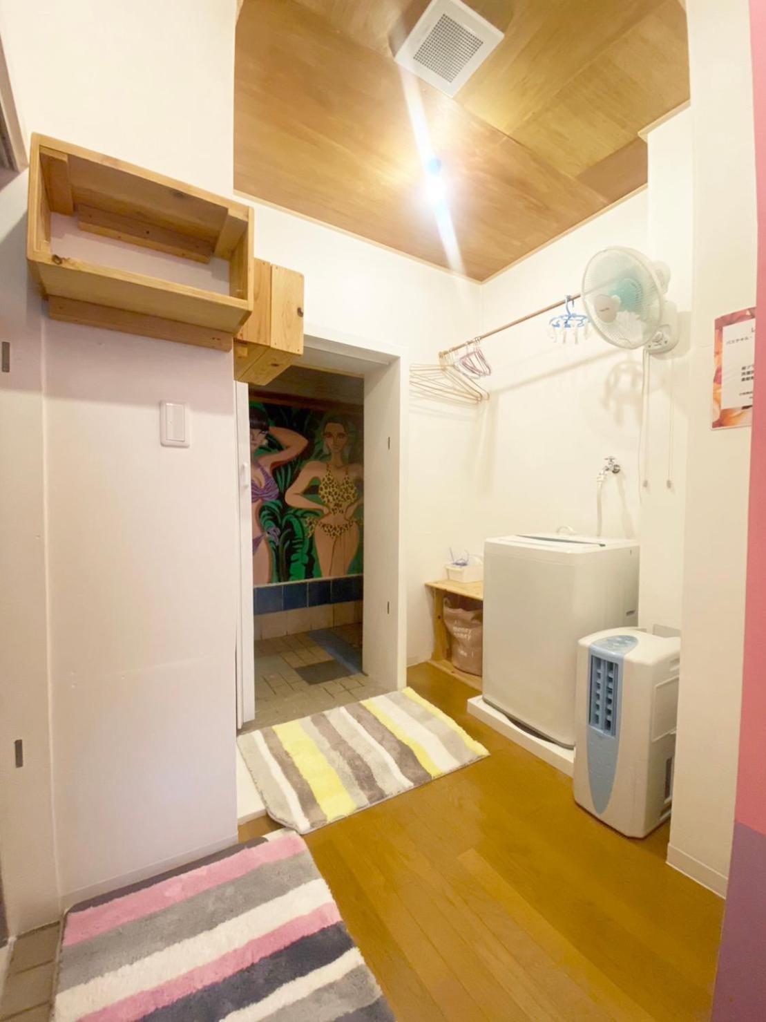 みーまん奄美 Hostel Amami Bagian luar foto