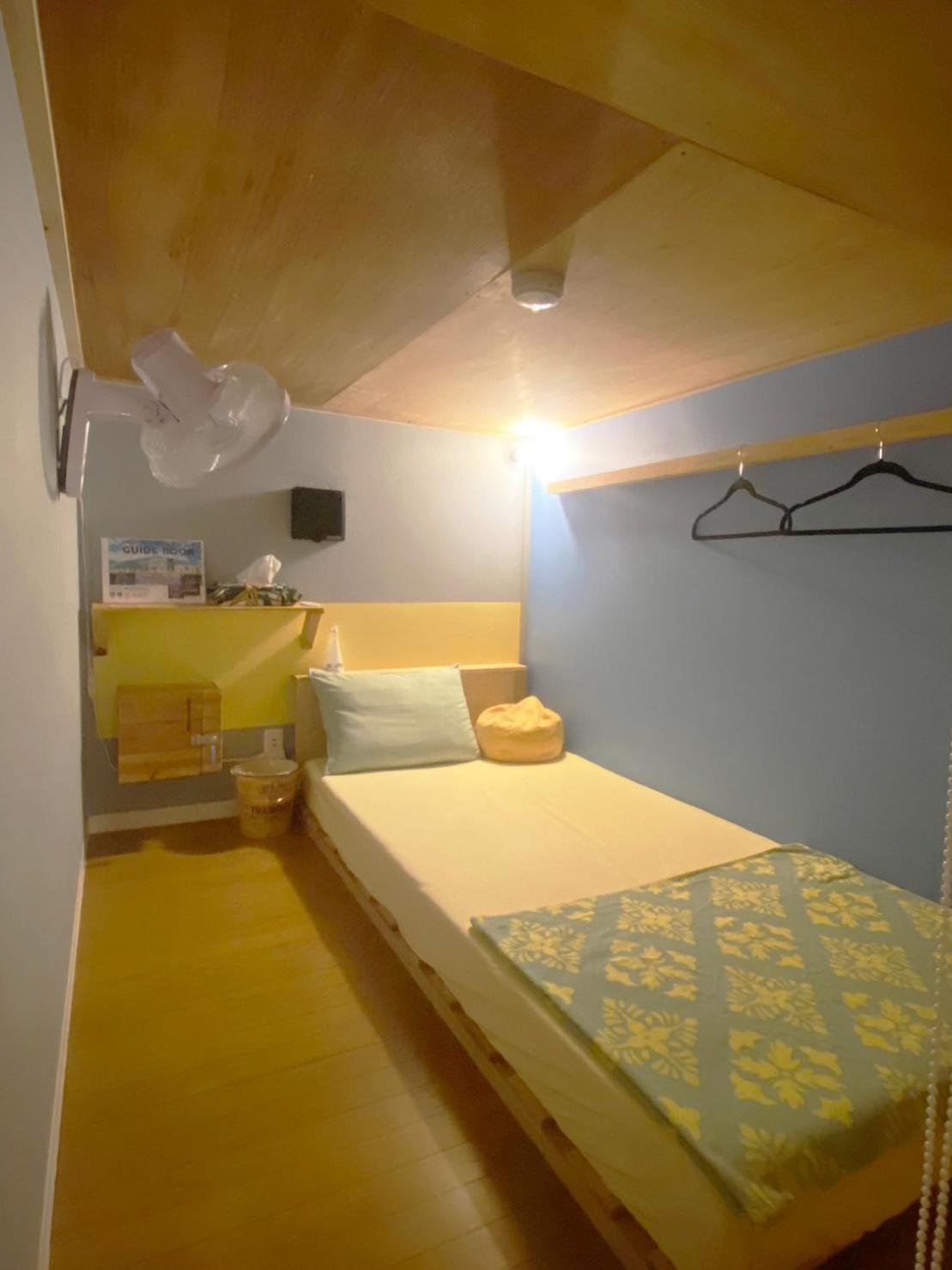みーまん奄美 Hostel Amami Bagian luar foto